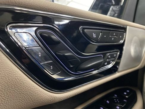 Used 2020 Lincoln Navigator L Reserve w/ Luxury Package AWD/4WD image 25