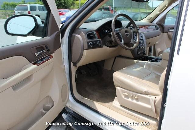 Used 2011 GMC Yukon SLT w/ SLT-2 Equipment Package AWD/4WD image 9
