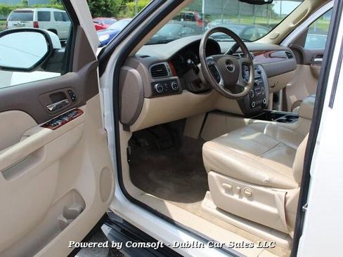 Used 2011 GMC Yukon SLT w/ SLT-2 Equipment Package image 9