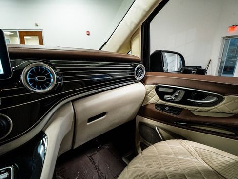 Used 2020 Mercedes-Benz Metris Passenger image 42