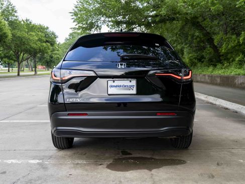 Certified 2026 Honda HR-V LX image 8