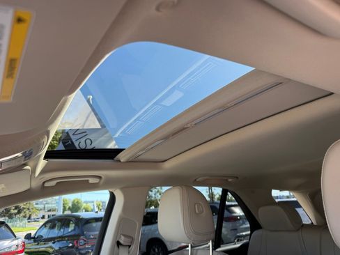 Used 2021 Mercedes-Benz GLE 350 w/ 3rd Row Seat Package image 29