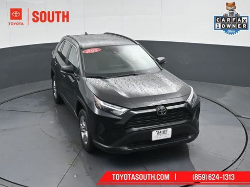 Used 2025 Toyota RAV4 XLE AWD/4WD image 47