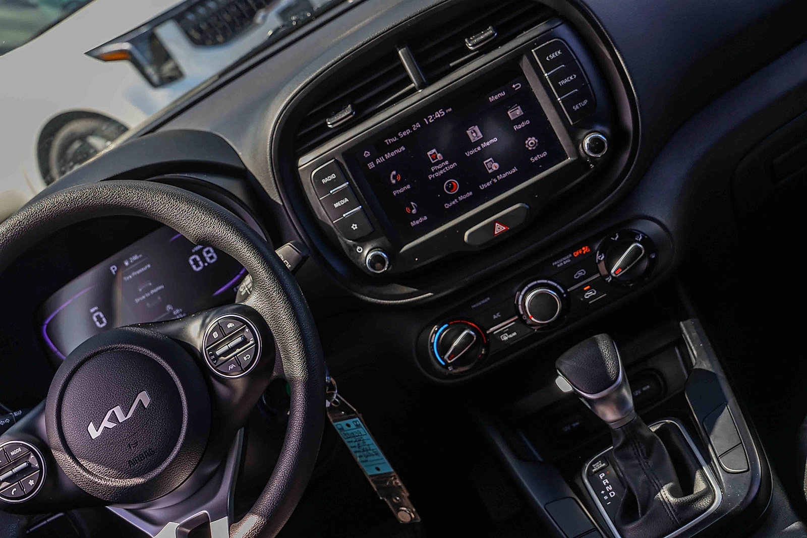 Certified 2025 Kia Soul LX w/ LX Technology Package FWD image 19