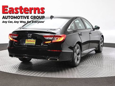 Used 2018 Honda Accord Touring image 5