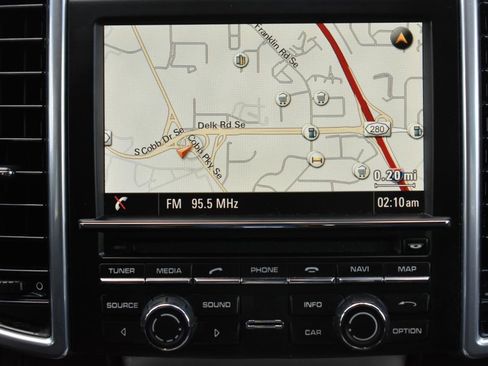 Used 2015 Porsche Cayenne Turbo image 21