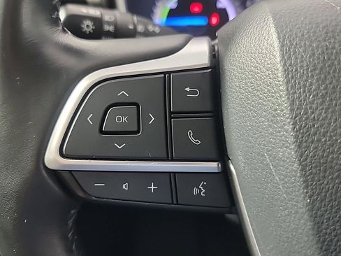 Used 2022 Toyota Highlander XLE AWD/4WD image 28