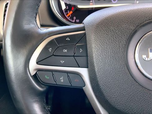 Used 2018 Jeep Grand Cherokee Altitude RWD image 22
