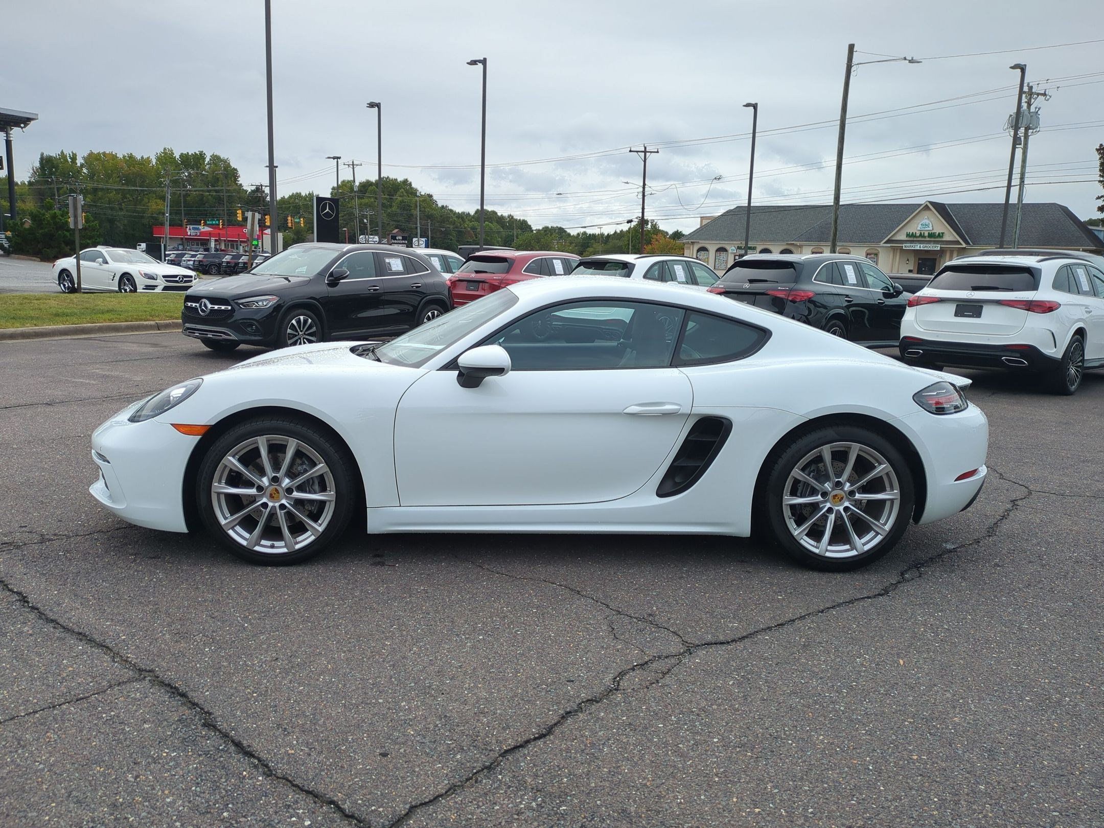 Used 2018 Porsche 718 Cayman RWD image 6
