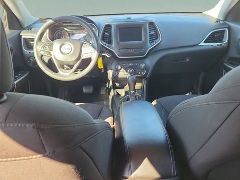 Used 2019 Jeep Cherokee Latitude w/ Popular Appearance Group image 14