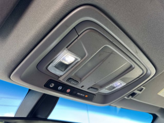 Used 2020 Chevrolet Silverado 1500 LT AWD/4WD image 32