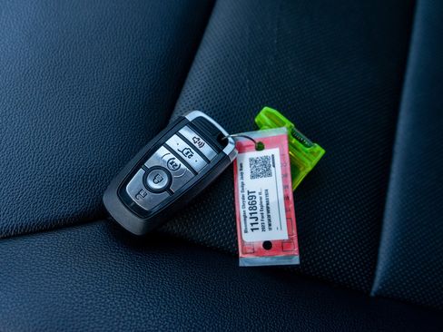 Used 2023 Ford Explorer Limited w/ Hybrid Equipment Group 310A image 31