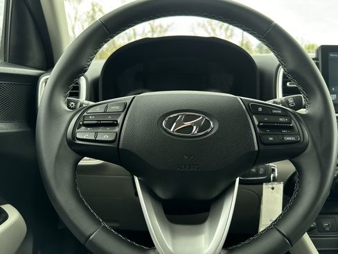 Used 2021 Hyundai Venue SEL image 15