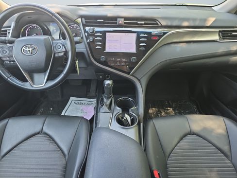 Used 2018 Toyota Camry SE FWD image 11