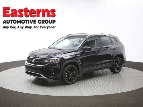 Used 2024 Volkswagen Taos SE image 55