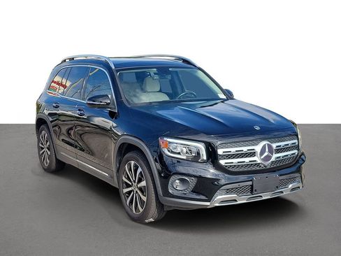 Used 2021 Mercedes-Benz GLB 250 w/ Premium Package image 2