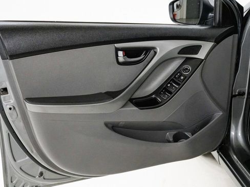 Used 2014 Hyundai Elantra SE image 7