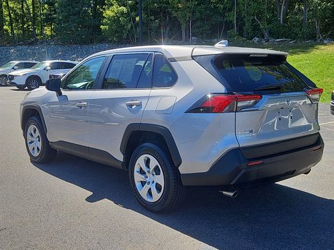 Used 2023 Toyota RAV4 LE AWD/4WD image 19