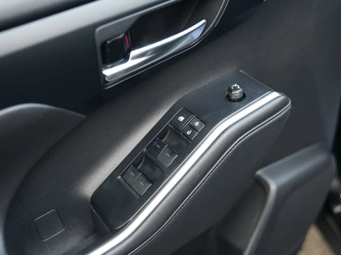 Used 2020 Toyota Highlander XLE image 17