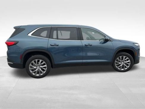 Used 2025 Buick Enclave Preferred image 9