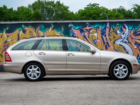 Used 2002 Mercedes-Benz C 320 Wagon image 2