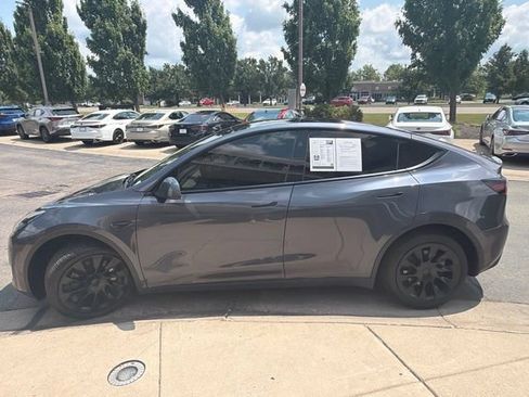 Used 2023 Tesla Model Y Long Range AWD/4WD image 4