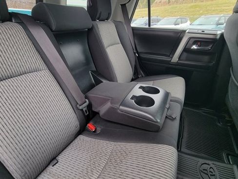Used 2018 Toyota 4Runner SR5 AWD/4WD image 45