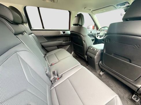 Used 2026 Hyundai Santa Fe SEL FWD image 25