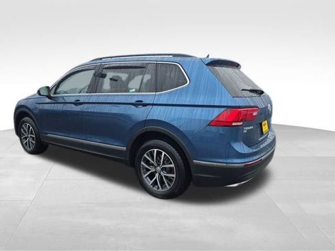 Used 2020 Volkswagen Tiguan SE w/ Panoramic Sunroof Package image 6