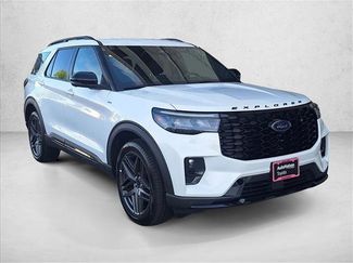 Used 2025 Ford Explorer ST-Line w/ ST-Line Street Pack video 3