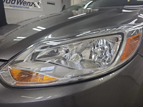 Used 2014 Ford Focus SE FWD image 35