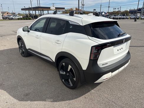 New 2025 Nissan Kicks SR AWD/4WD image 5