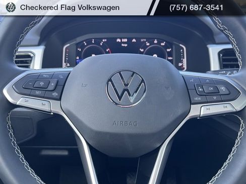 Used 2022 Volkswagen Atlas Cross Sport SE w/ Panoramic Sunroof Package image 35