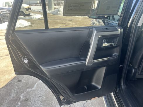 Used 2020 Toyota 4Runner Limited image 32