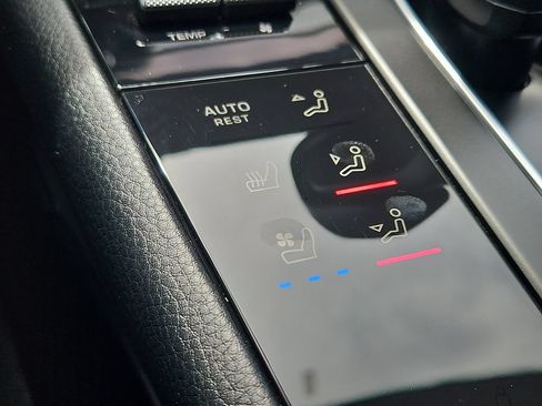 Certified 2026 Porsche Macan AWD/4WD image 24