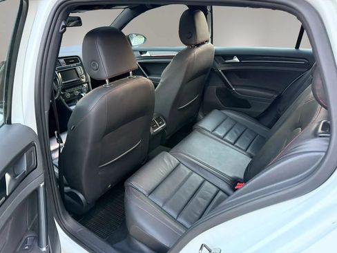 Used 2015 Volkswagen Golf 4-Door FWD image 25