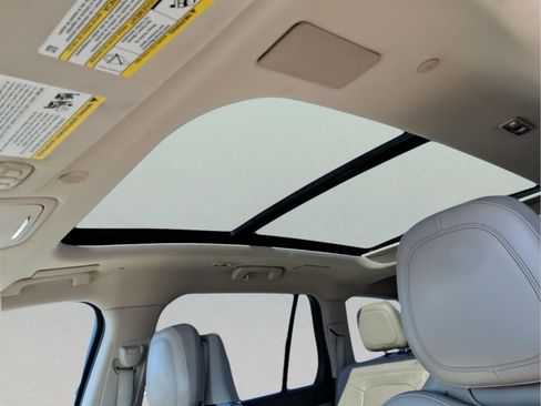 Used 2021 Lincoln Aviator Reserve w/ Equipment Group 202A image 27