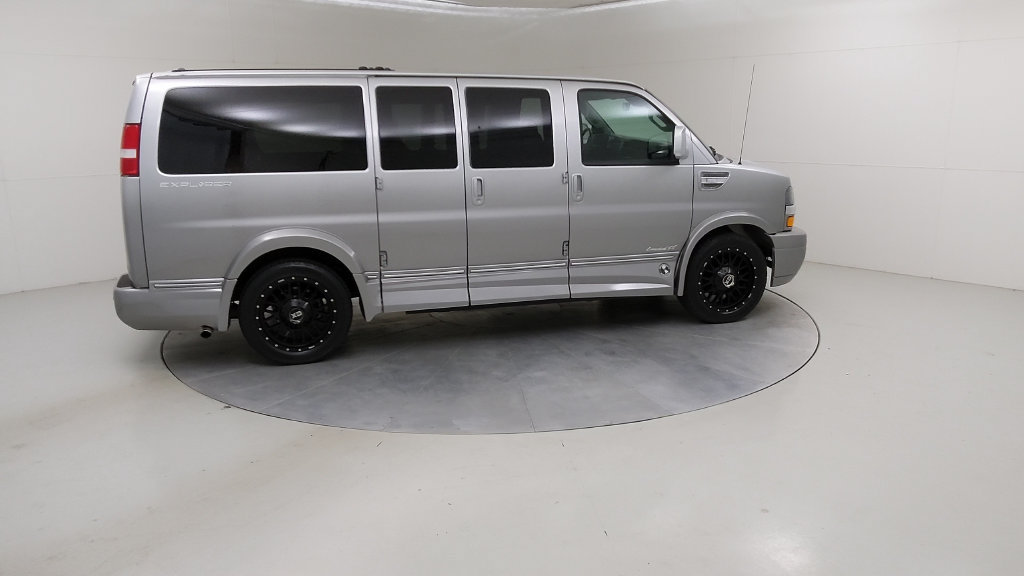 Used 2020 Chevrolet Express 2500 w/ Enhanced Convenience Package RWD image 11