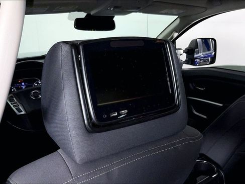 Used 2021 Nissan Titan SV w/ SV Convenience Package image 34