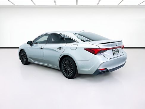 Used 2019 Toyota Avalon Limited image 6