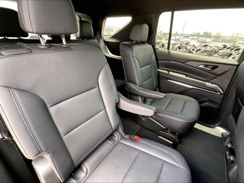 Used 2024 Chevrolet Traverse LT FWD image 22