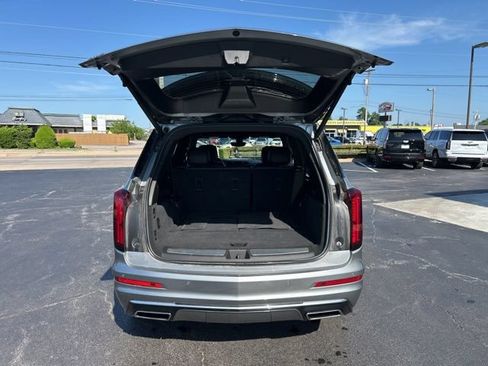 Used 2023 Cadillac XT6 Premium Luxury w/ Technology Package AWD/4WD image 8