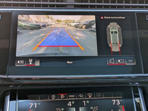 Used 2022 Audi Q8 Prestige w/ Prestige Package image 10