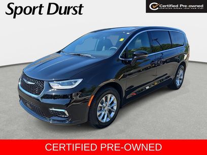 Used 2026 Chrysler Pacifica Select