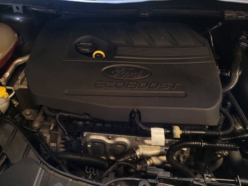 Used 2018 Ford Escape SE w/ SE Sync 3 Package FWD image 30