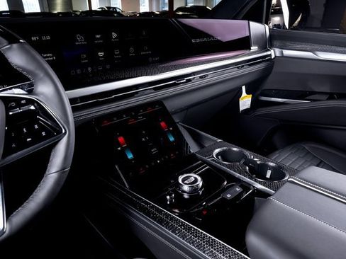 Used 2025 Cadillac Escalade V image 26