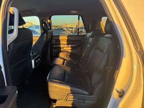 Used 2024 Ford Expedition Max XLT image 11