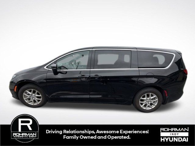 Used 2025 Chrysler Pacifica Select FWD image 9