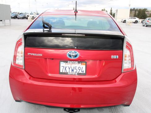 Used 2015 Toyota Prius Three image 4