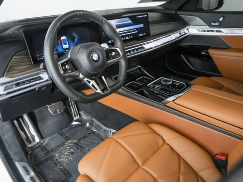 Used 2023 BMW 740i w/ Parking Assistance Package image 18